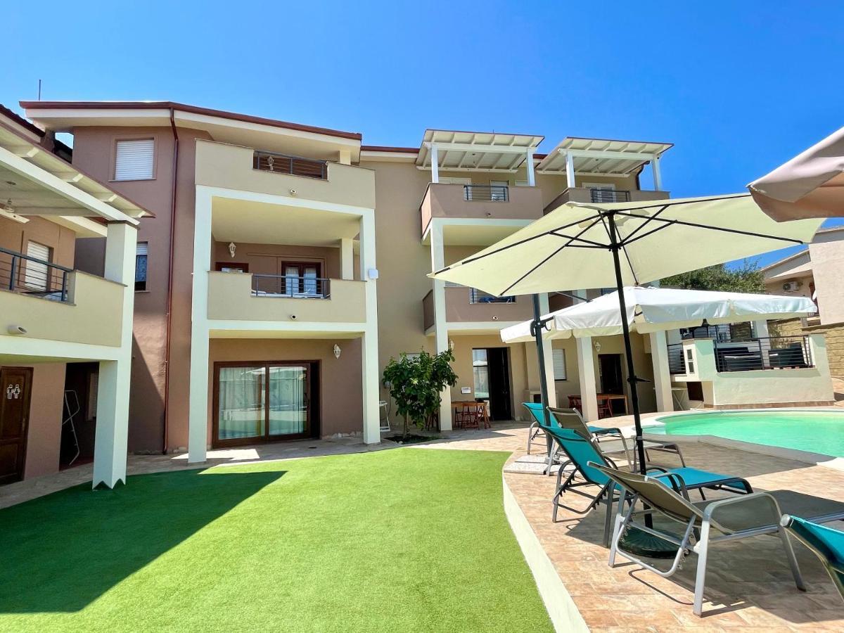 Apartment Eva Tergu ภายนอก รูปภาพ